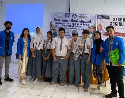 Seminar Sosialisasi: Memperkuat Identitas Budaya Indonesia di Era Globalisasi