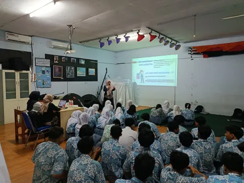 Penyuluhan Tentang Permasalahan Remaja dan Solusinya
