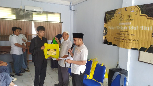 Berbagi Paket Berkah Idul Fitri 1445.H