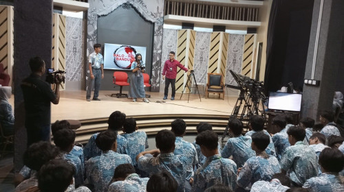 Kunjungan Industri ke TV Bandung dan Floating Market