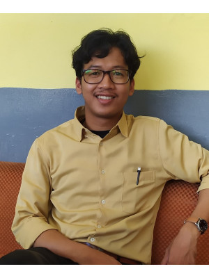Umar Averoes Khotib, SH